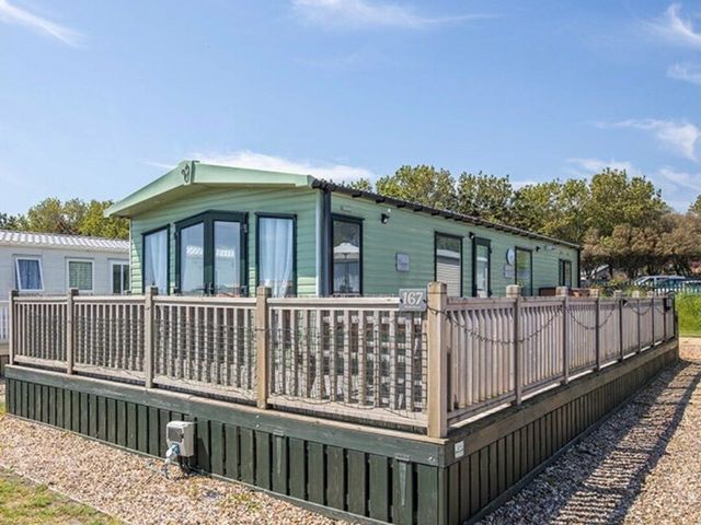 Tingdene North Denes Caravan Park - Holiday Accommodation 15010 - 1185660 - photo 1 