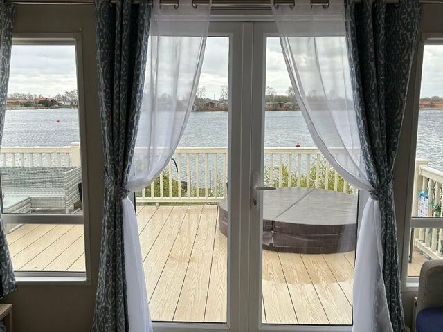 Tattershall Lakes Country Park - Holiday Accommodation 16007 - 1185887 - photo 1 
