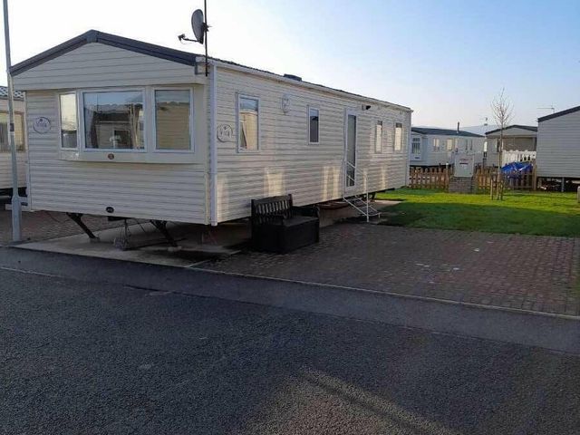 Golden Gate Holiday Centre - Holiday Accommodation 16375 - 1185997 - photo 1 