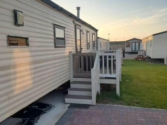 Golden Gate Holiday Centre - Holiday Accommodation 16451 - 1186020 - photo 1 