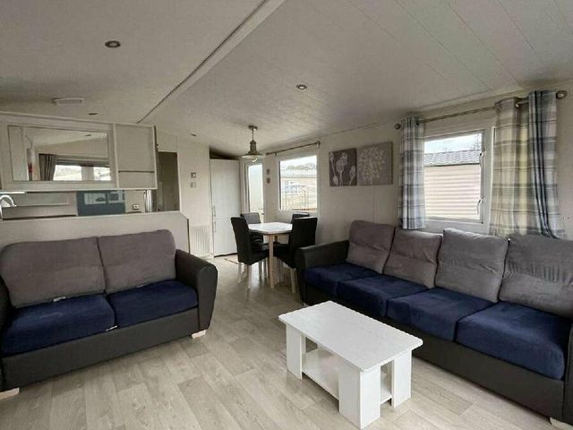 Golden Gate Holiday Centre - Holiday Accommodation 16575 - 1186052 - photo 1 