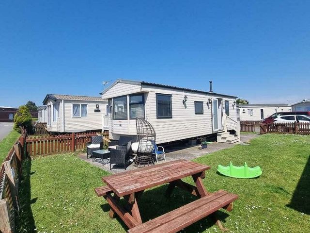 Unity Holiday Resort - Holiday Accommodation 16998 - 1186177 - photo 1 