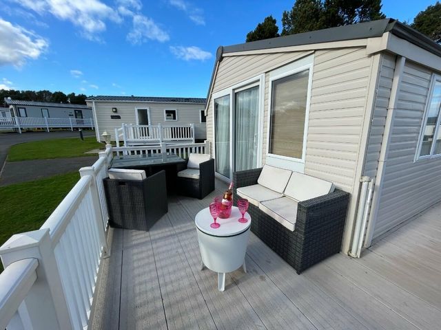 Cayton Bay Caravan Park - Holiday Accommodation 17038 - 1186190 - photo 1 