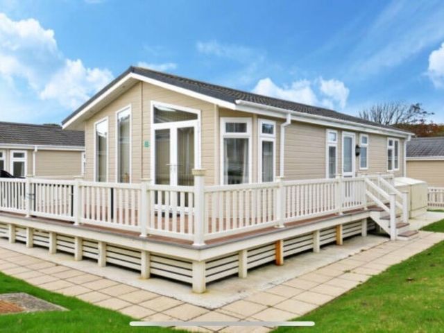 Hoburne Naish - Holiday Accommodation 17064 - 1186197 - photo 1 