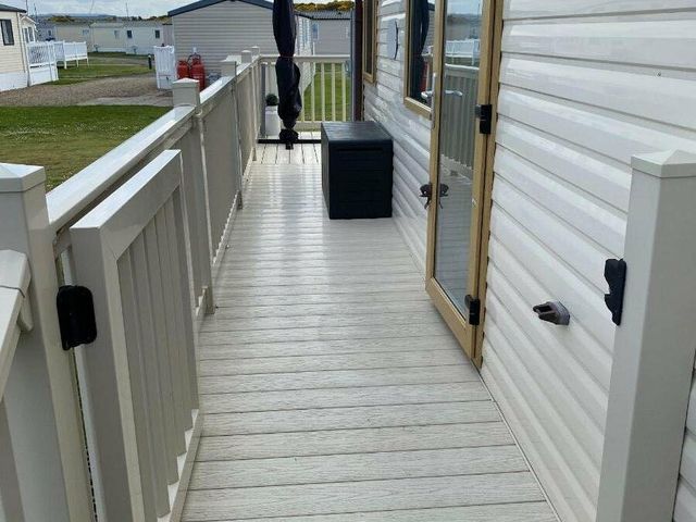 Silver Sands Holiday Park - Holiday Accommodation 17198 - 1186240 - photo 1 