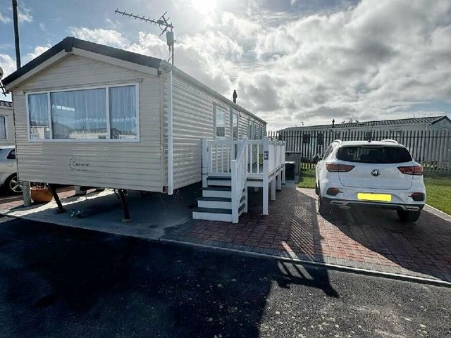 Golden Gate Holiday Centre - Holiday Accommodation 17296 - 1186273 - photo 1 