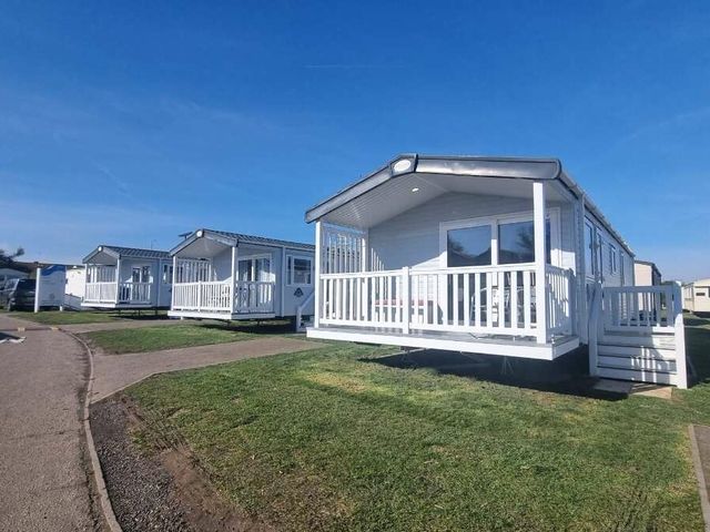 Caister Holiday Park - Holiday Accommodation 17607 - 1186368 - photo 1 