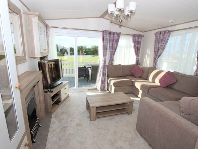 Tattershall Lakes Country Park - Holiday Accommodation 17807 - 1186434 - photo 4