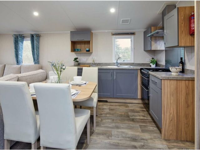 Marton Mere Holiday Village - Holiday Accommodation 17890 - 1186464 - photo 1 