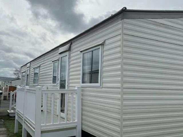 Golden Gate Holiday Centre - Holiday Accommodation 18009 - 1186494 - photo 1 
