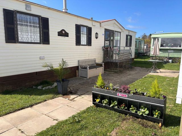Aberystwyth Holiday Village - Holiday Accommodation 18303 - 1186577 - photo 1 