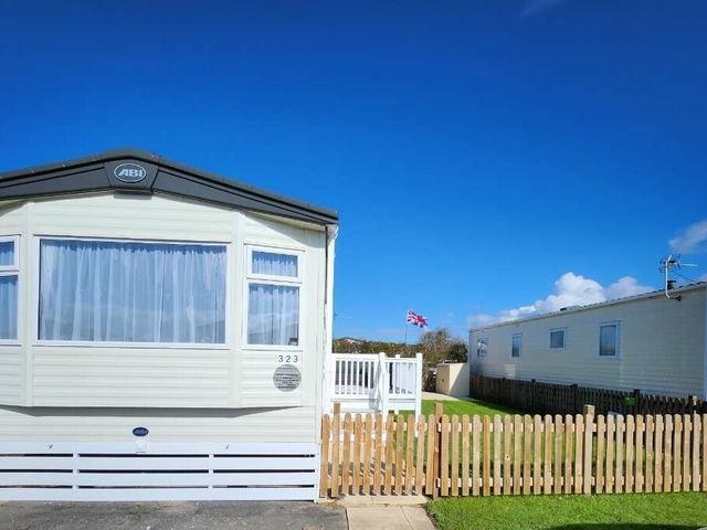 Unity Holiday Resort - Holiday Accommodation 18504 - 1186639 - photo 1 