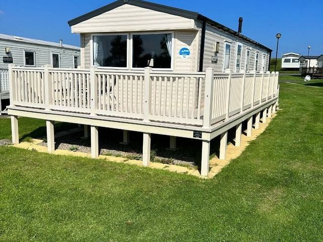 Blue Dolphin Holiday Park - Holiday Accommodation 18595 - 1186665 - photo 1 