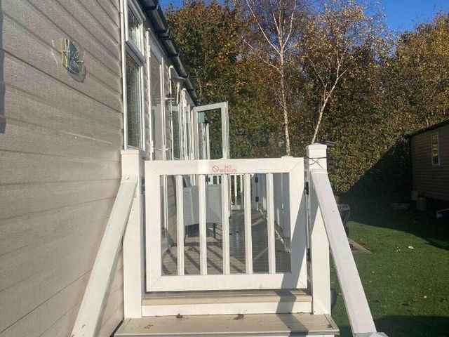 Hopton Holiday Village - Holiday Accommodation 19001 - 1186803 - photo 1 