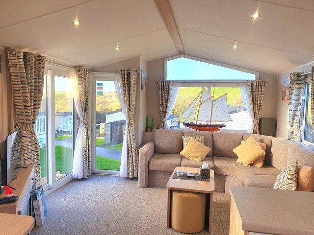 Durdle Door Holiday Park - Holiday Accommodation 19072 - 1186825 - photo 1 