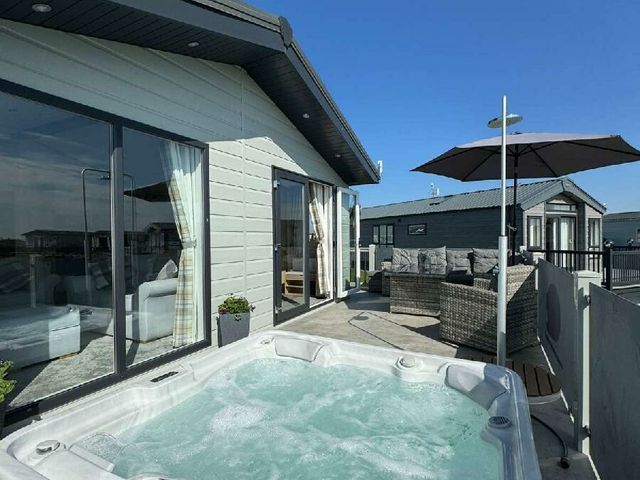 Lilac Blossom Meadow - Holiday Accommodation 19300 - 1186927 - photo 1 