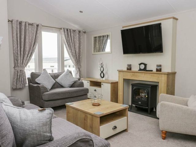 Cayton Bay Caravan Park - Holiday Accommodation 19647 - 1187047 - photo 1 