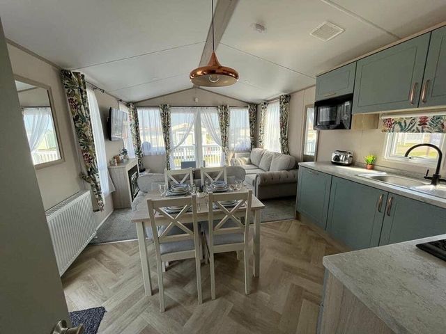 Hopton Holiday Village - Holiday Accommodation 19689 - 1187067 - photo 1 