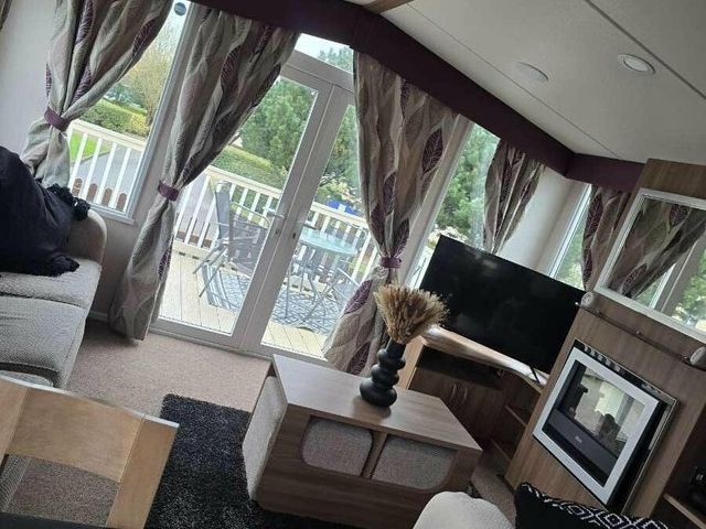 Marton Mere Holiday Village - Holiday Accommodation 19713 - 1187076 - photo 1 
