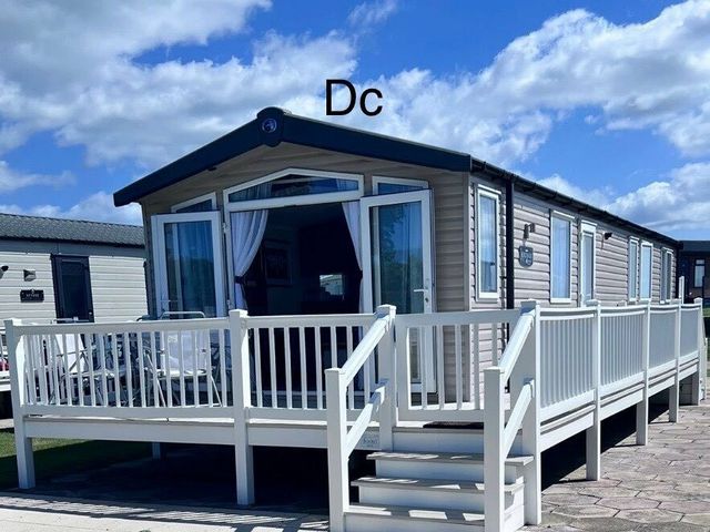 Hopton Holiday Village - Holiday Accommodation 20504 - 1187386 - photo 1 