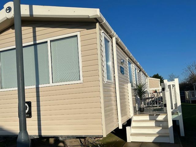 Marton Mere Holiday Village - Holiday Accommodation 20606 - 1187426 - photo 1 