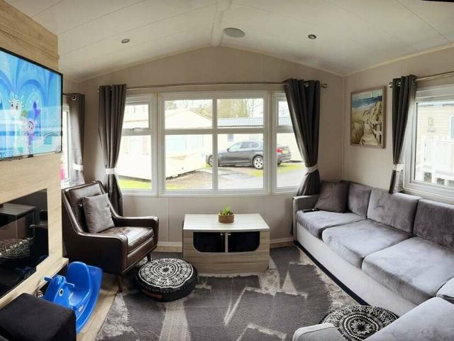Marton Mere Holiday Village - Holiday Accommodation 20931 - 1187607 - photo 1 