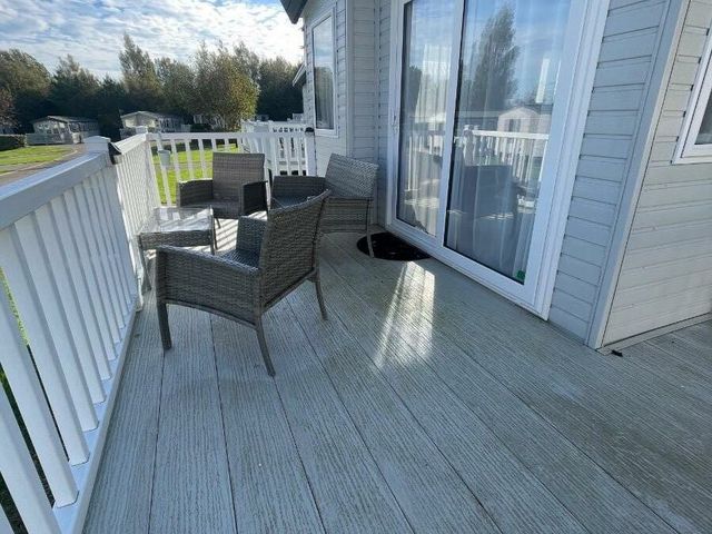 Marton Mere Holiday Village - Holiday Accommodation 21006 - 1187656 - photo 1 