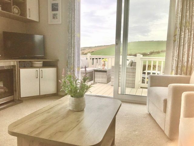Durdle Door Holiday Park - Holiday Accommodation 21060 - 1187688 - photo 1 