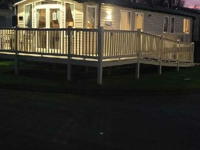 Marton Mere Holiday Village - Holiday Accommodation 21150 - 1187752 - photo 1 