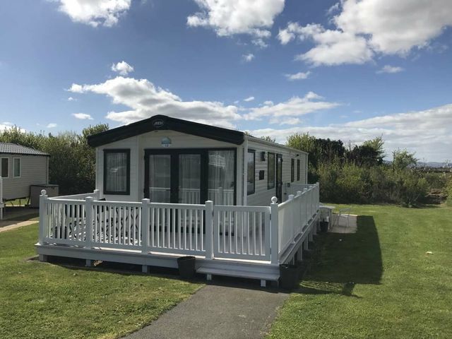 Devon Cliffs Holiday Park - Holiday Accommodation 21246 - 1187822 - photo 1 