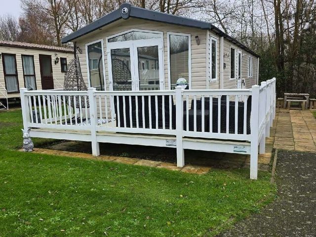 Hopton Holiday Village - Holiday Accommodation 21302 - 1187849 - photo 1 