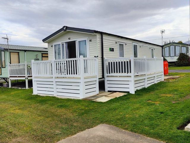 Lyons Caerelwan Holiday Park - Holiday Accommodation 21609 - 1188070 - photo 1 