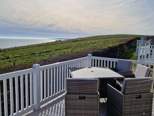 Durdle Door Holiday Park - Holiday Accommodation 21649 - 1188097 - photo 1 