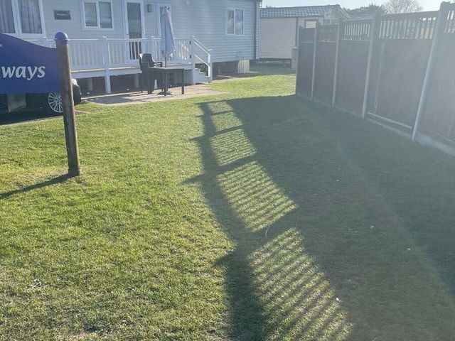 Hopton Holiday Village - Holiday Accommodation 21760 - 1188176 - photo 1 