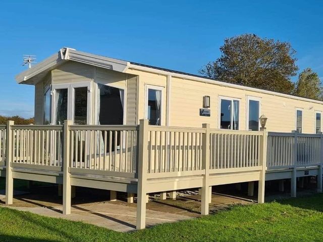 North Shore Holiday Centre - Holiday Accommodation 21790 - 1188202 - photo 1 