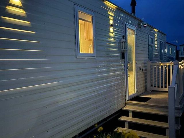 Blue Dolphin Holiday Park - Holiday Accommodation 21834 - 1188240 - photo 1 