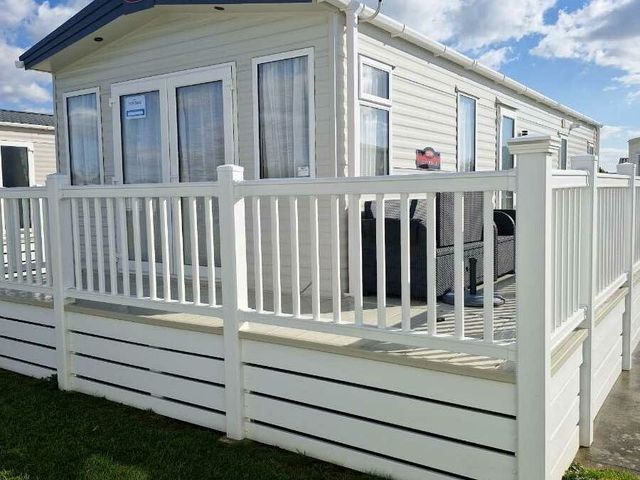Hoburne Naish - Holiday Accommodation 21903 - 1188293 - photo 1 