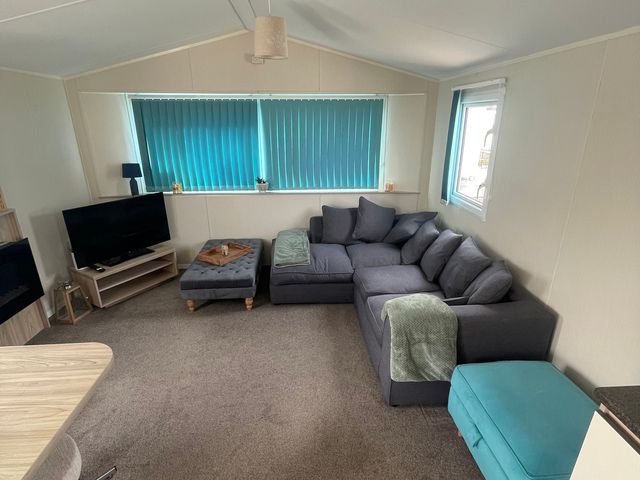 Golden Gate Holiday Centre - Holiday Accommodation 22147 - 1188496 - photo 1 
