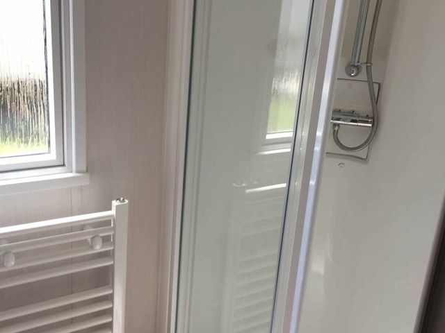 Marton Mere Holiday Village - Holiday Accommodation 5625 - 1188944 - photo 1 