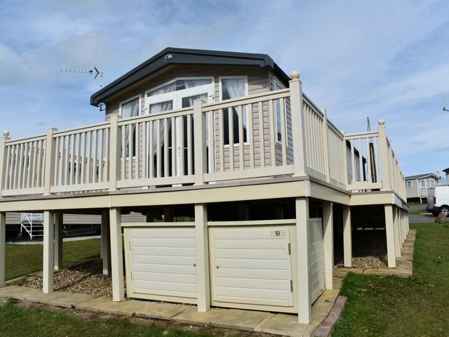 Blue Dolphin Holiday Park - Holiday Accommodation 8128 - 1189134 - photo 1 