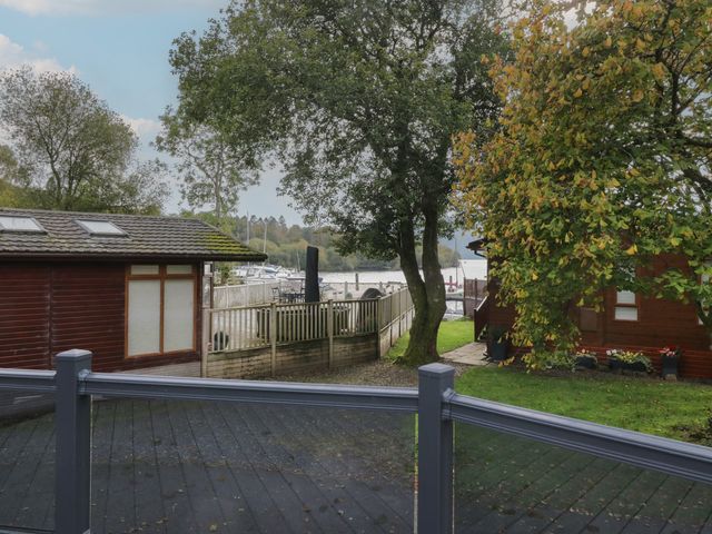 7 Lake View - 1189982 - photo 3