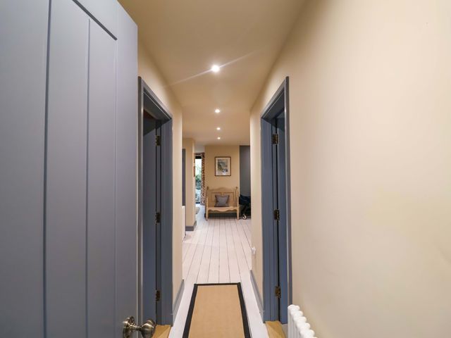 52 Lee Road - 1190739 - photo 2