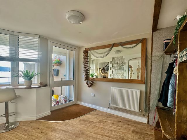 Seafront Cottage - 1190803 - photo 2