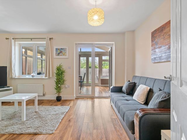 20 Mellowes Road - 1190817 - photo 4