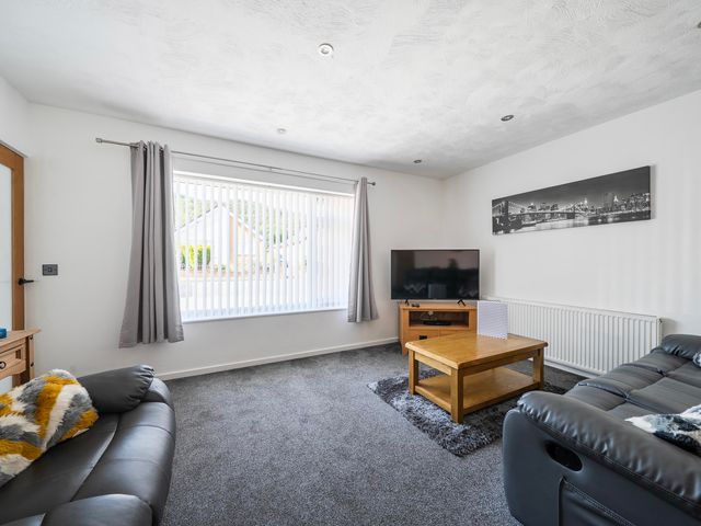 58 Clifton Rise - 1190893 - photo 2