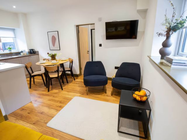 Oakwood Apartment - 1191382 - photo 3