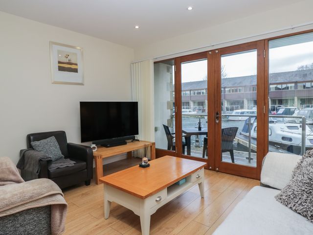 6 Swan House - 1192943 - photo 5