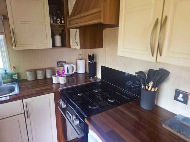 Caravan 1 at Blackmoor Farm near Tenby - 1193003 - photo 4