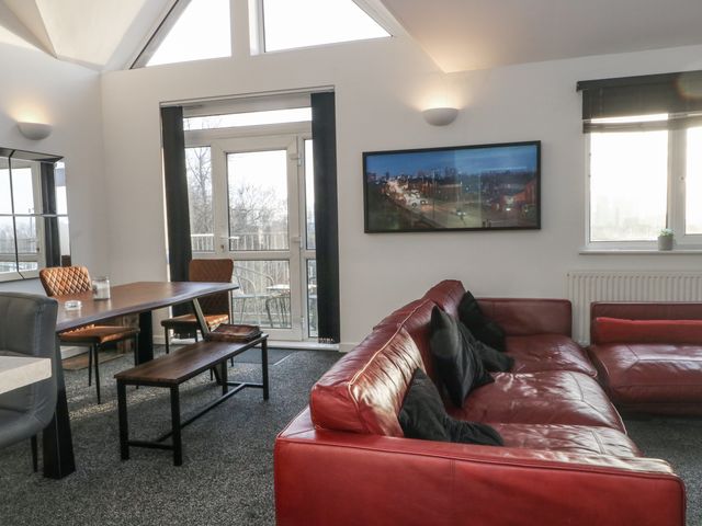 Manchester Apartment - 1193079 - photo 2