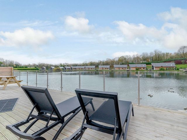 Tranquillity 3 (Pet) - 1193200 - photo 2